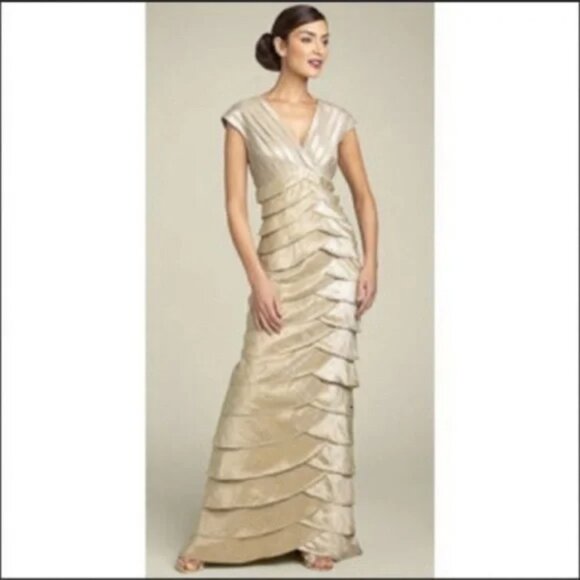 Adriana Papell Occasions Women's Size 8 Champagne Gold Tiered Formal Gown - Picture 1 of 7